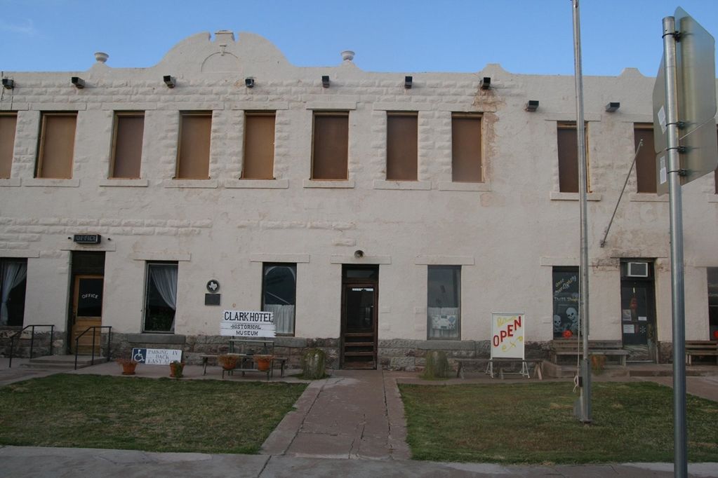 Hampton Horn Hotel 3*