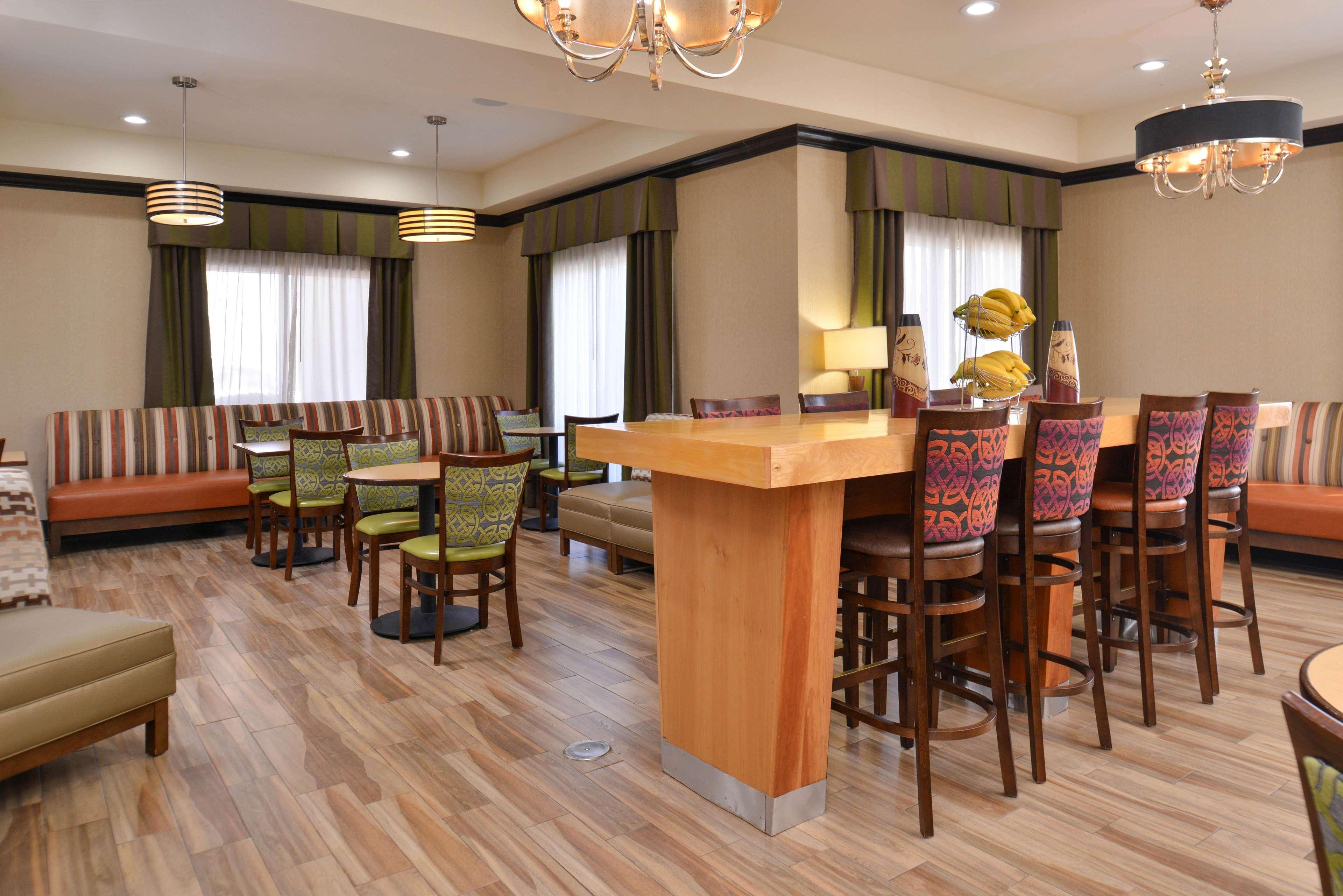 Hampton Horn 3*